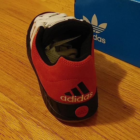 Adidas shoes - Picture 3 of 4